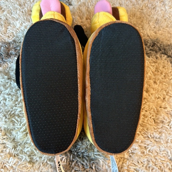 Brand New Pluto Disney kids slippers - Picture 4 of 6